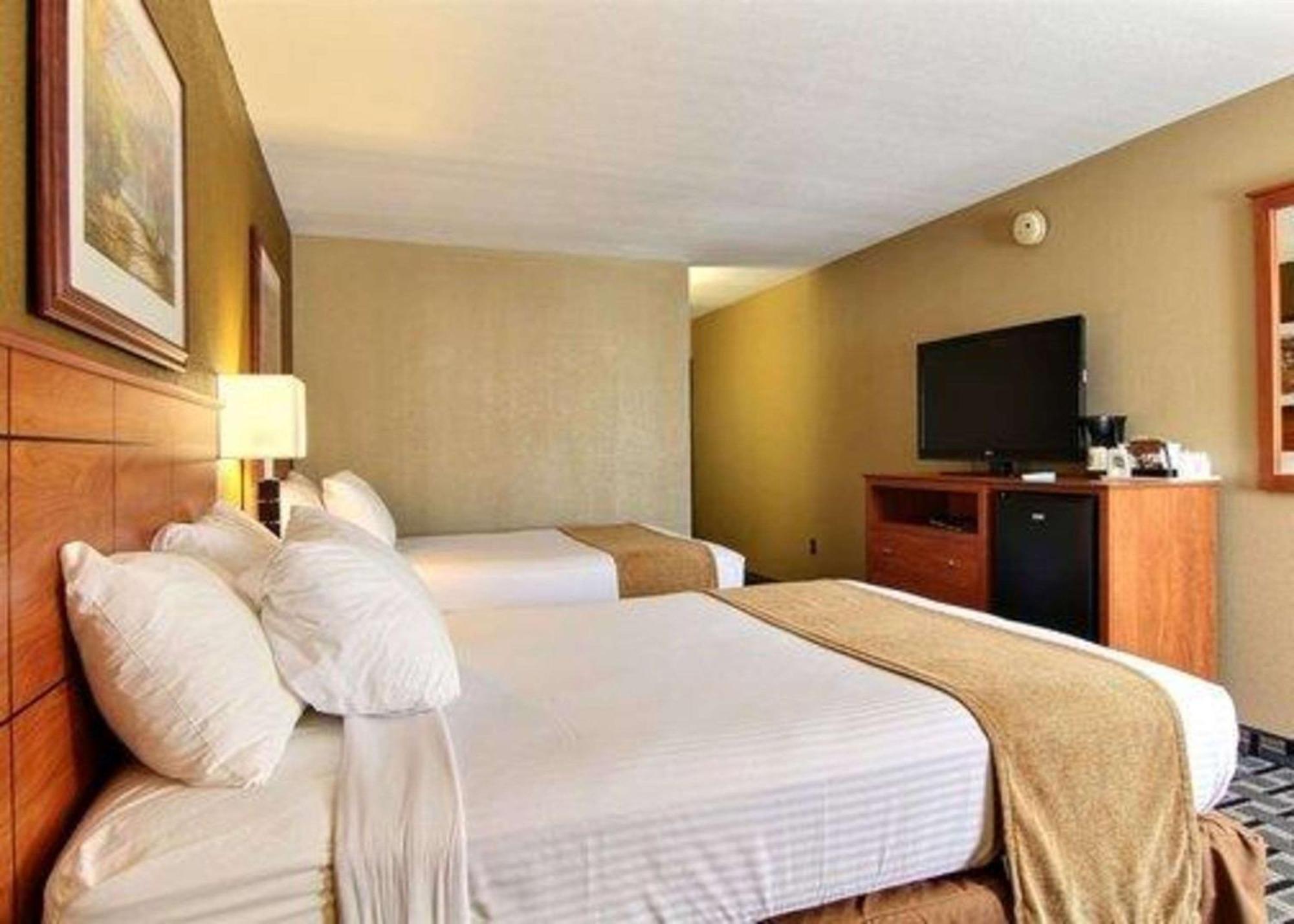 Quality Inn Thief River Falls Bagian luar foto