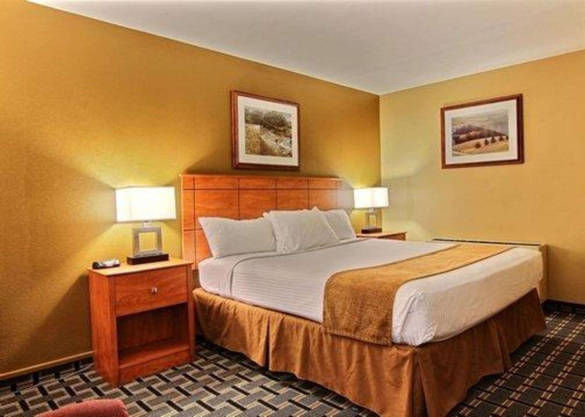 Quality Inn Thief River Falls Bagian luar foto